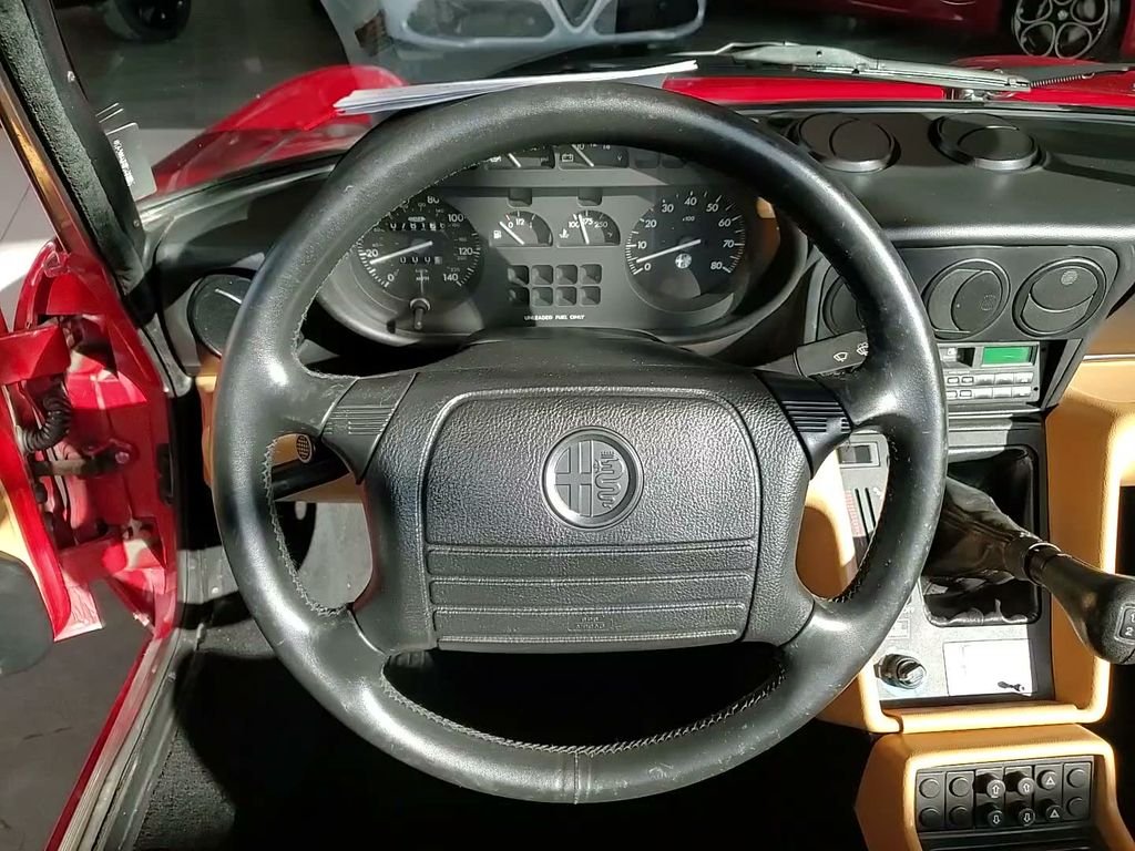 Used 1991 Red Alfa Romeo Veloce image 18