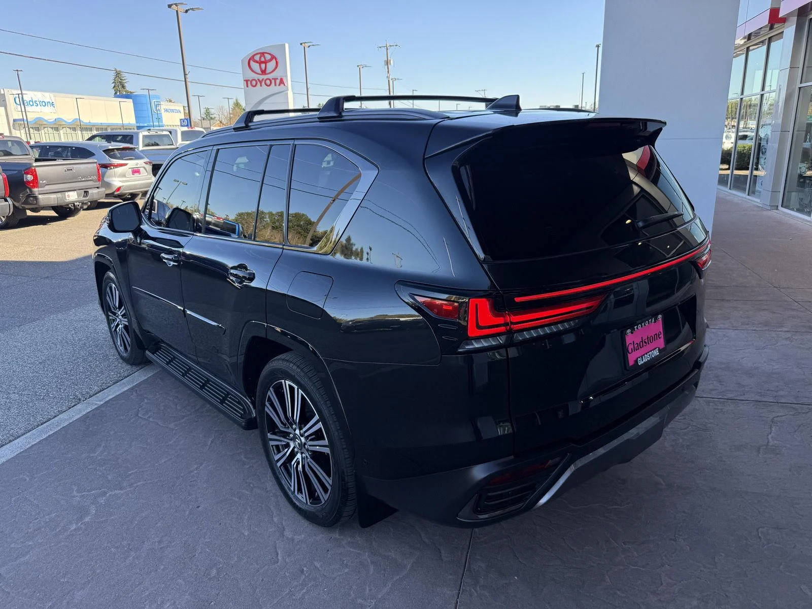 Used 2026 Caviar Lexus LX 700h Luxury image 4
