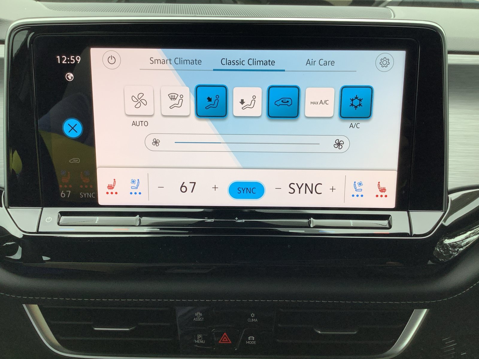 New 2026 OPAL WHITE Volkswagen 2.0T SE w/Technology image 23