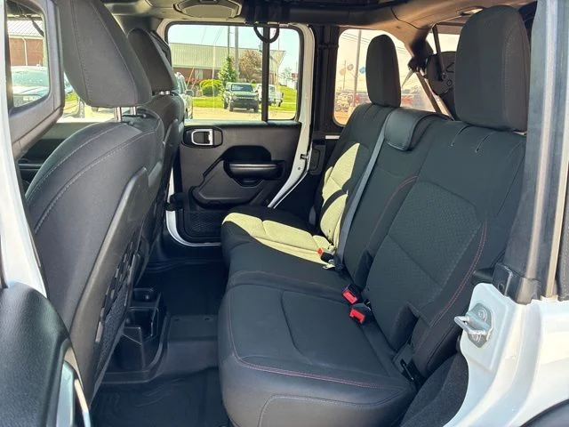 Used 2018 Bright White Clearcoat Jeep Unlimited Rubicon image 20