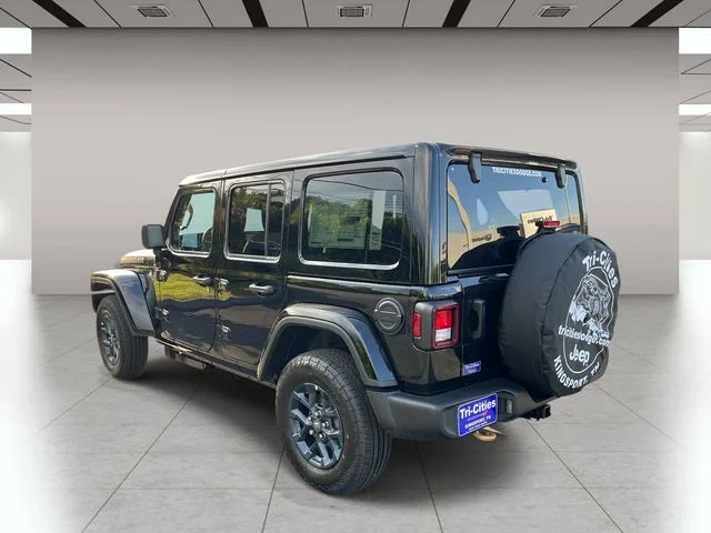 New 2026 Black Clear-Coat Exterior Paint Jeep 85th Anniversary Edition image 6