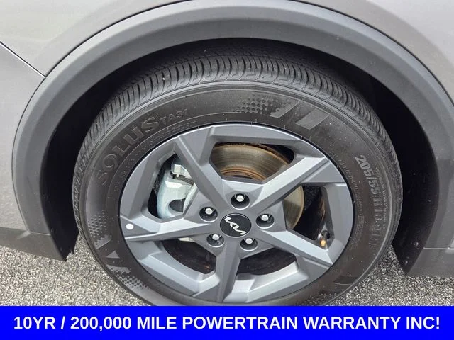 Used 2025 Steel Gray Kia LXS image 18