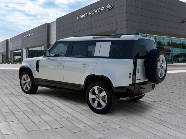 New 2026 Fuji White Land Rover X-Dynamic SE image 3