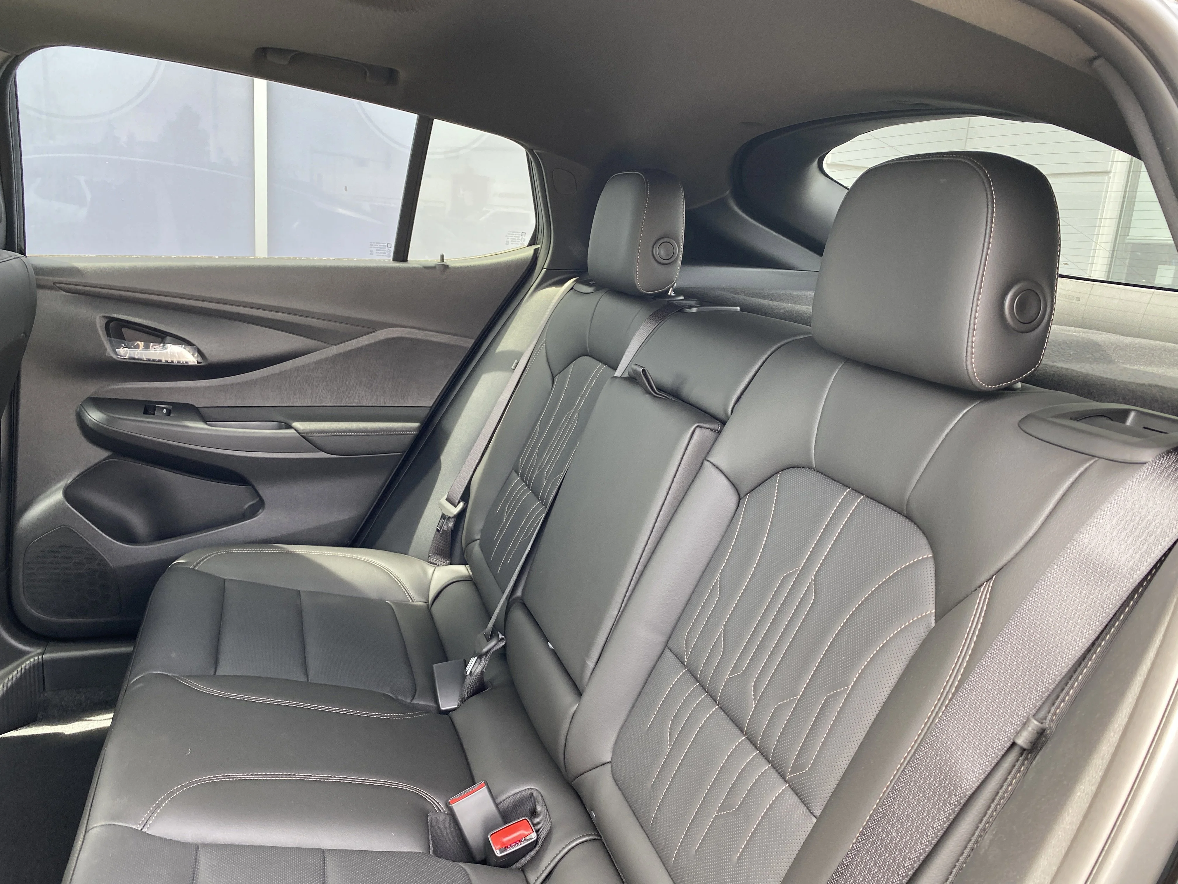 New 2026 EBONY TWILIGHT METALLIC Buick Avenir image 27