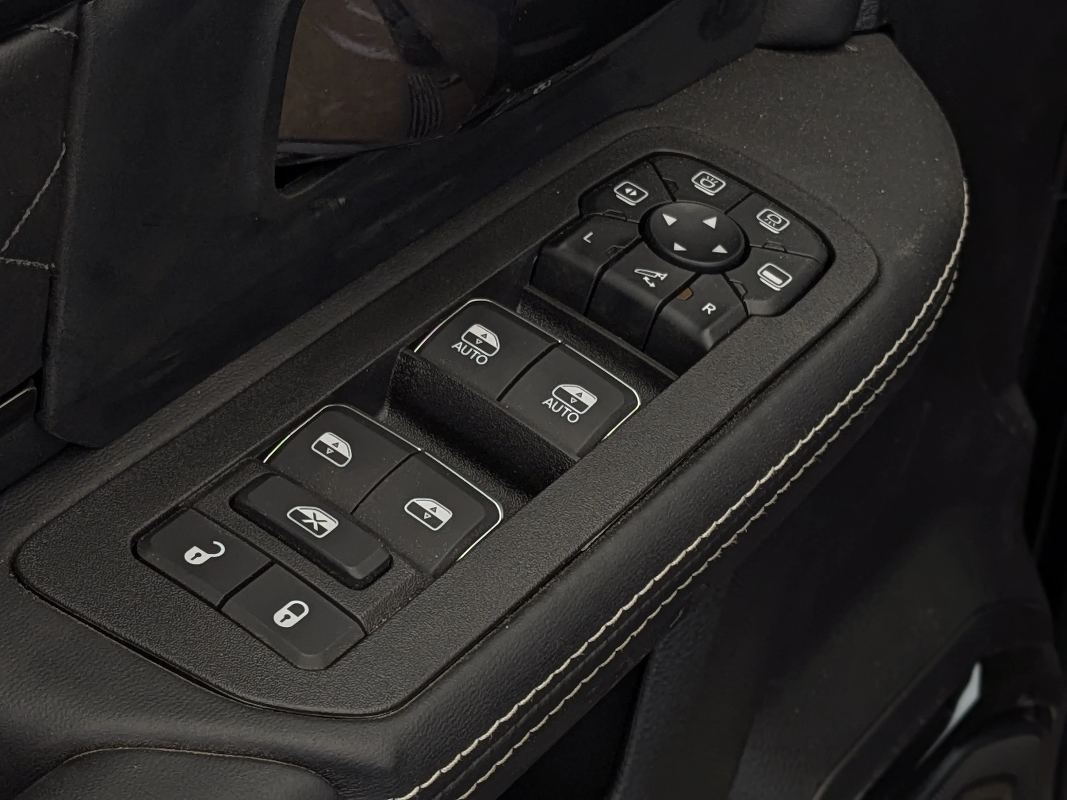 New 2026 Black RAM Limited - - 4x4 - Night Edition - Limited Level 1 Equip Grp - Power Sunroof & More! image 12