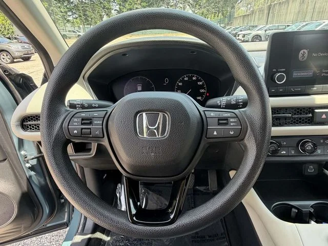 Used 2023  Honda LX image 17