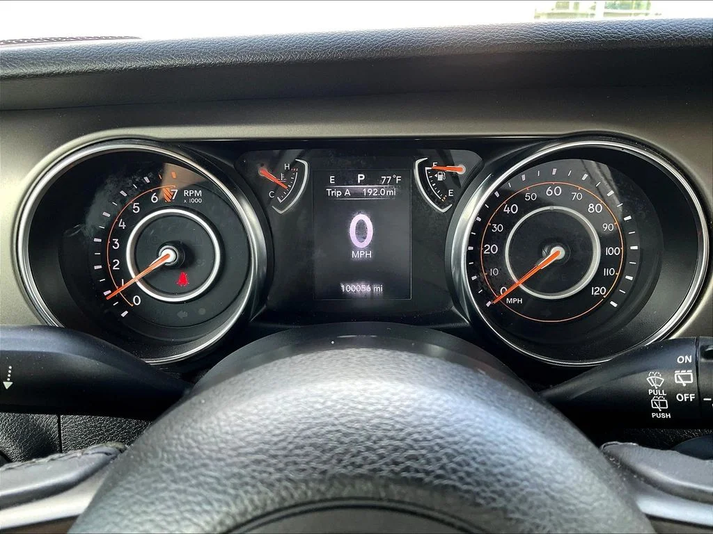 Used 2019 Silver Jeep Sport S image 21
