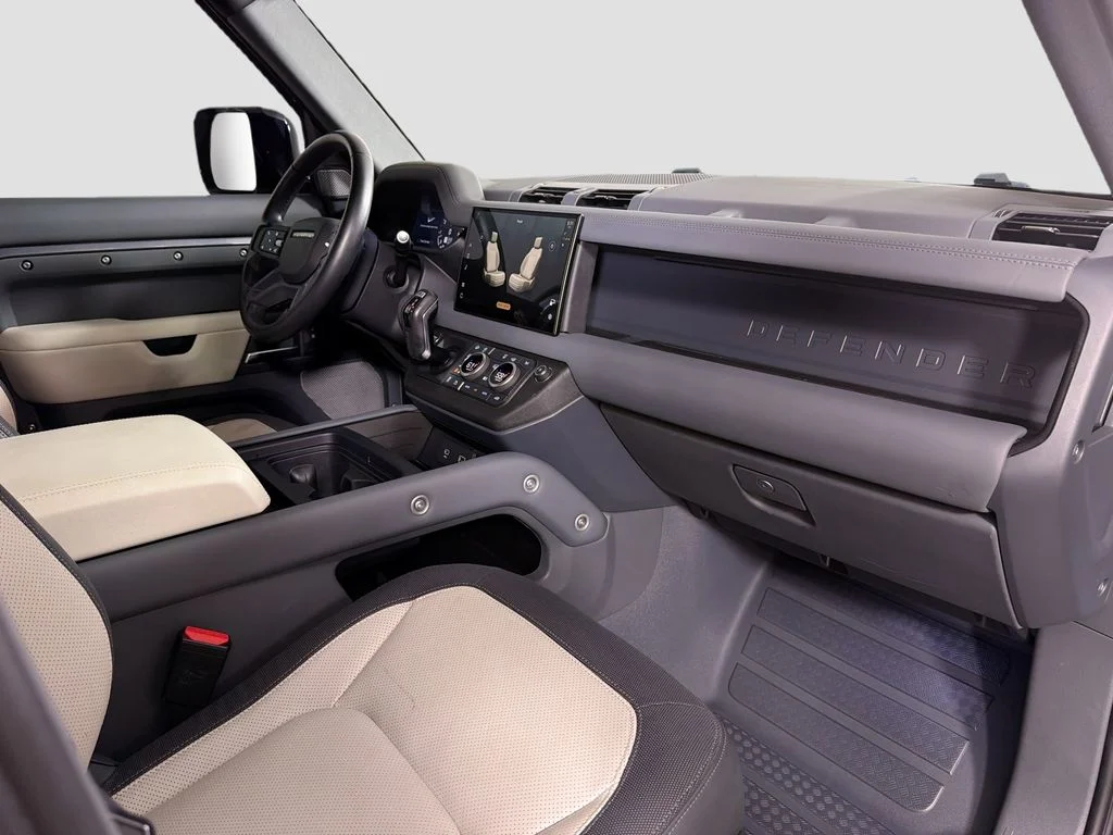 Used 2023 Eiger Grey Metallic Land Rover X-Dynamic SE image 32