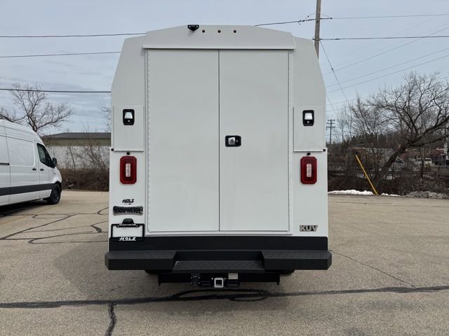 New 2025 Summit White Chevrolet 1WT image 5