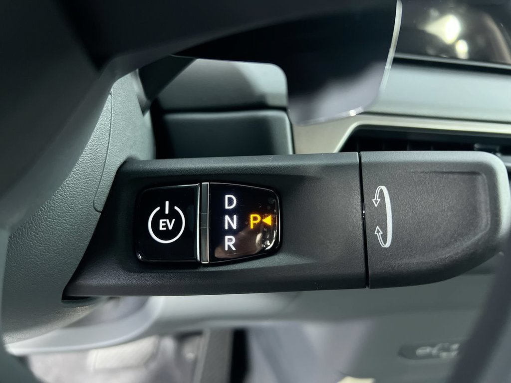 New 2026 White Kia Light image 24