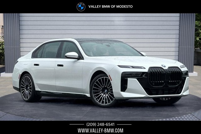 2026 BMW 750e xDrive