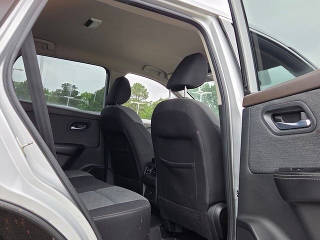 2021 Nissan Rogue SV - Photo 14