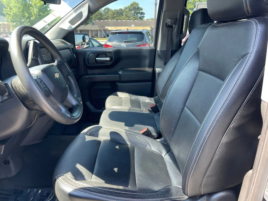 Used 2023 Black Chevrolet Custom image 15