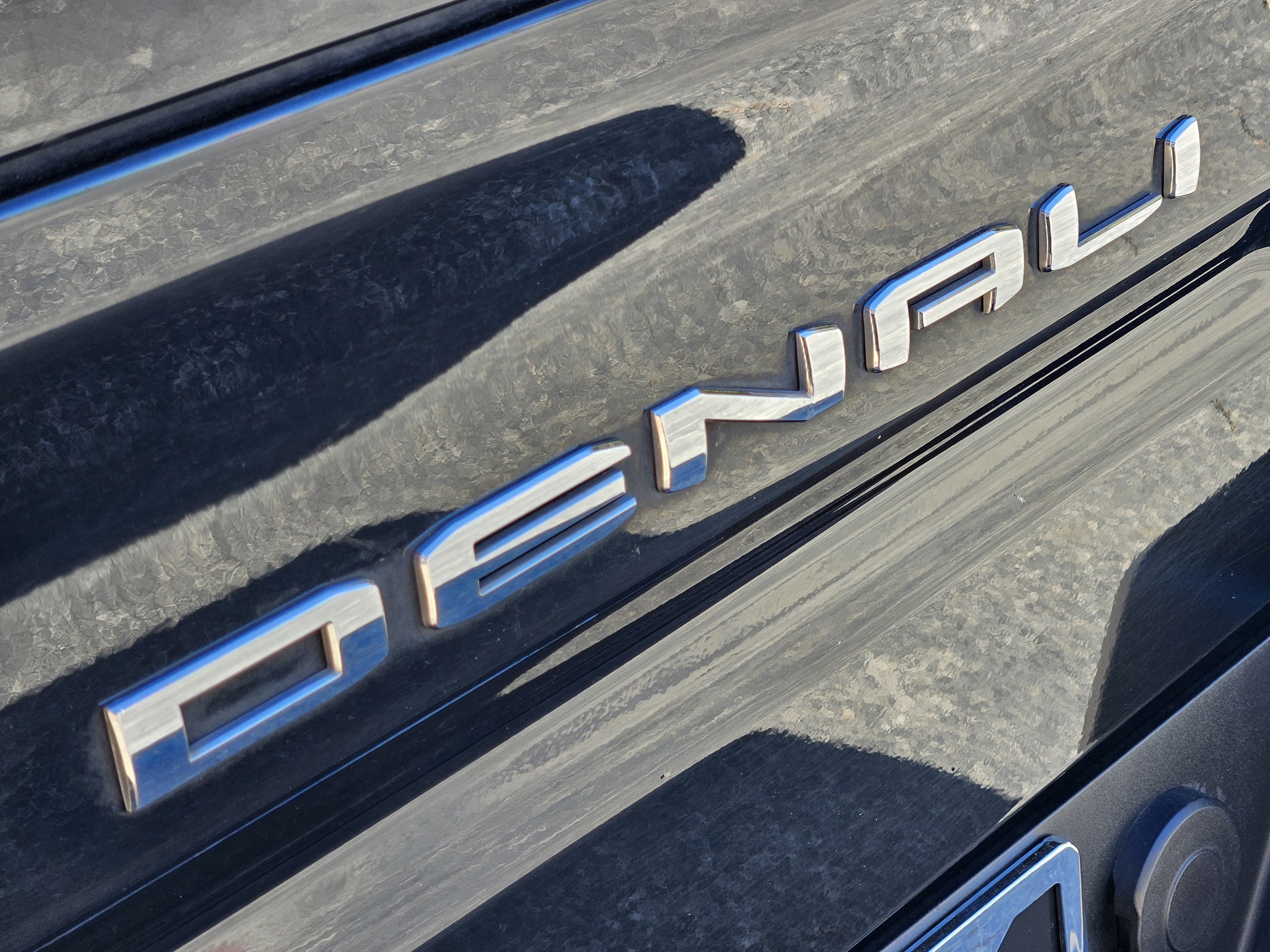 Used 2023 Onyx Black GMC Denali image 12