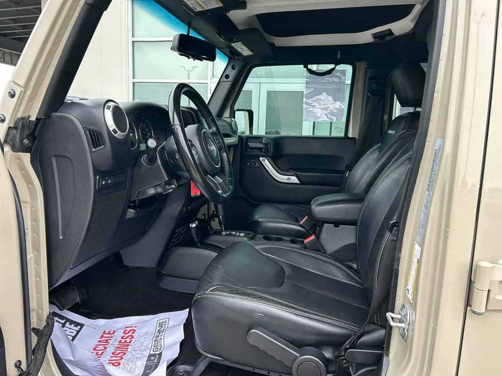 Used 2017 Gobi Clearcoat Jeep Rubicon image 6