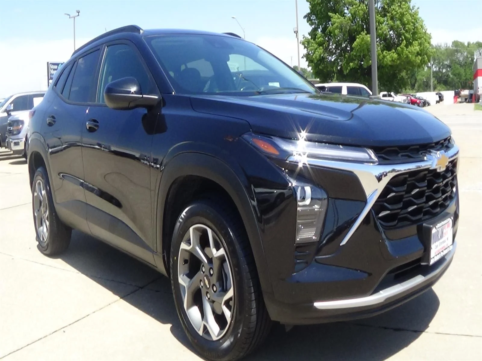 Used 2025 Black Chevrolet LT image 4