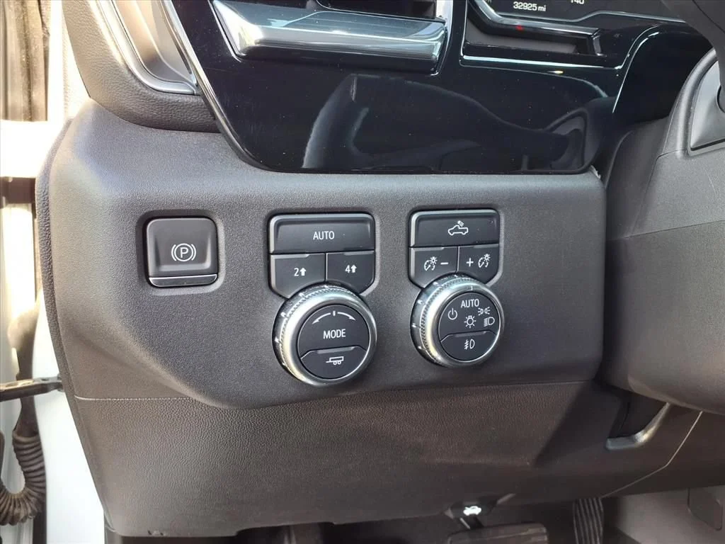 Used 2024 Summit White GMC Elevation image 6