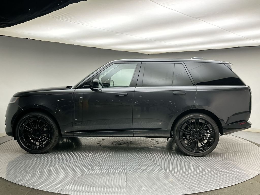 New 2026 Carpathian Grey Land Rover SE image 2