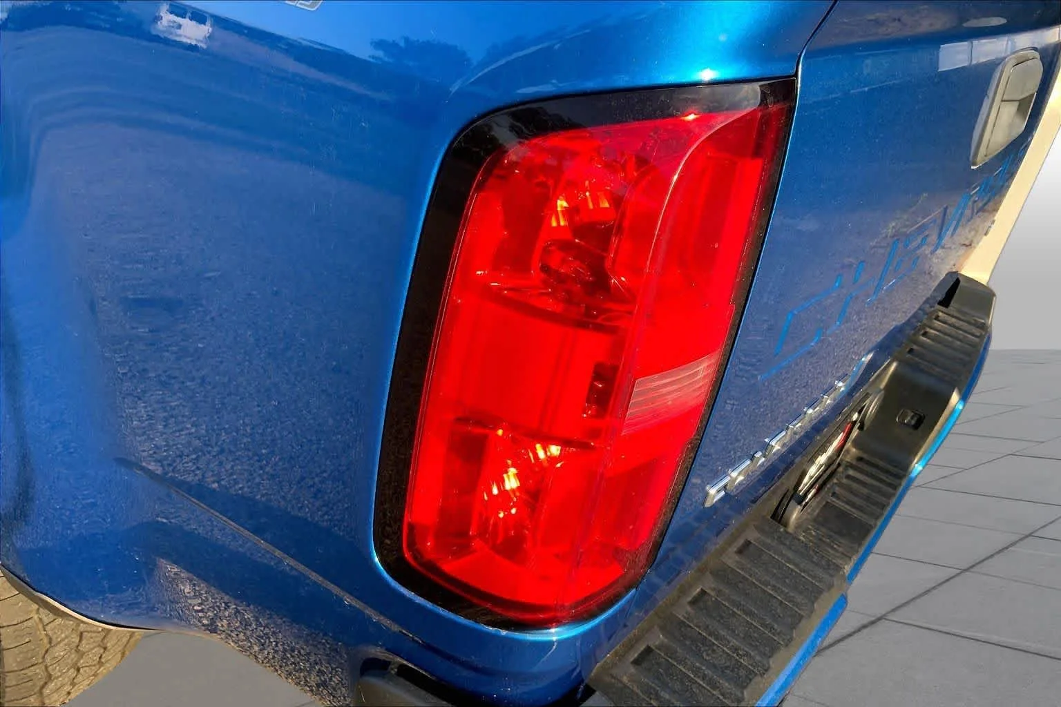 Used 2021 Bright Blue Metallic Chevrolet 4WD Z71 image 29