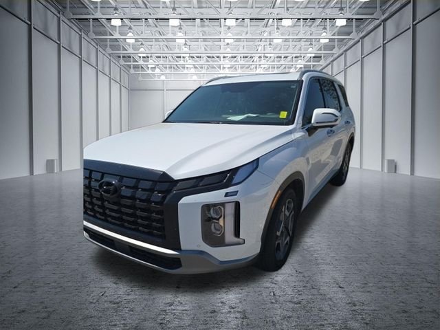 Used 2025 White Hyundai SEL Premium image 1