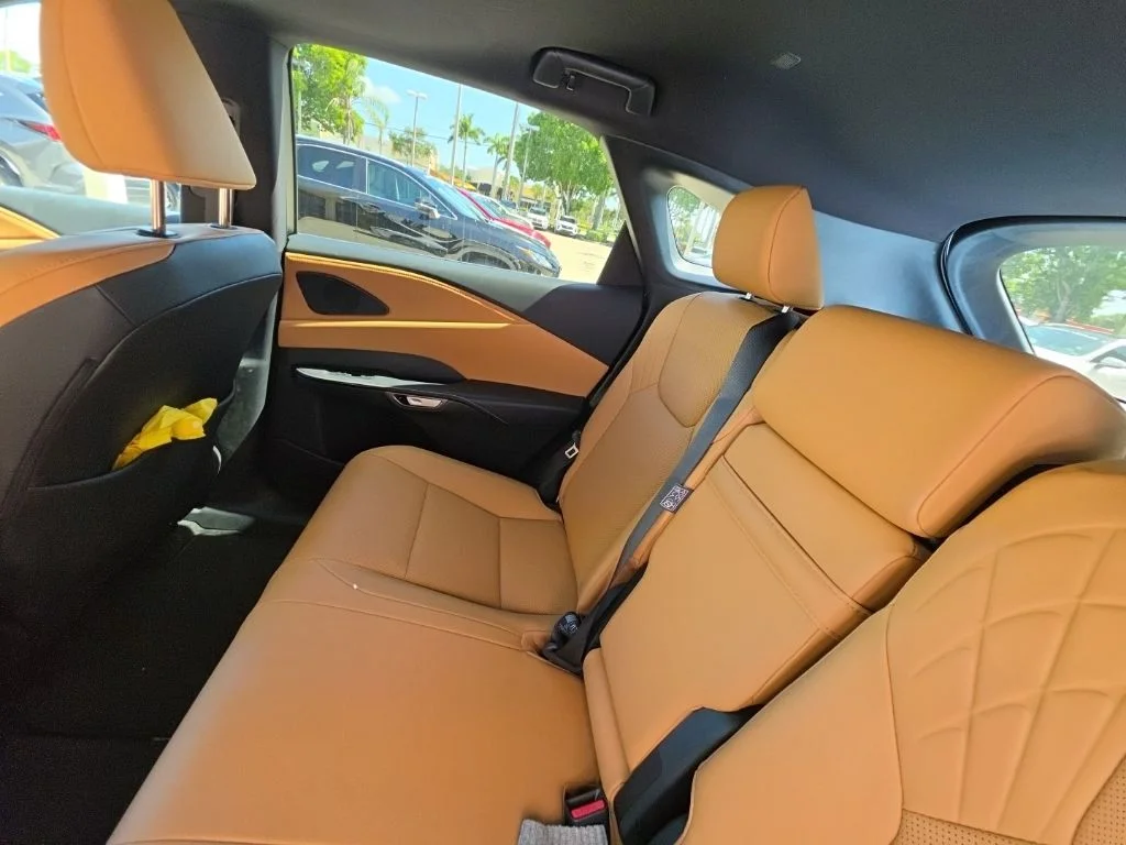 Used 2023 White Lexus 350 Premium image 15