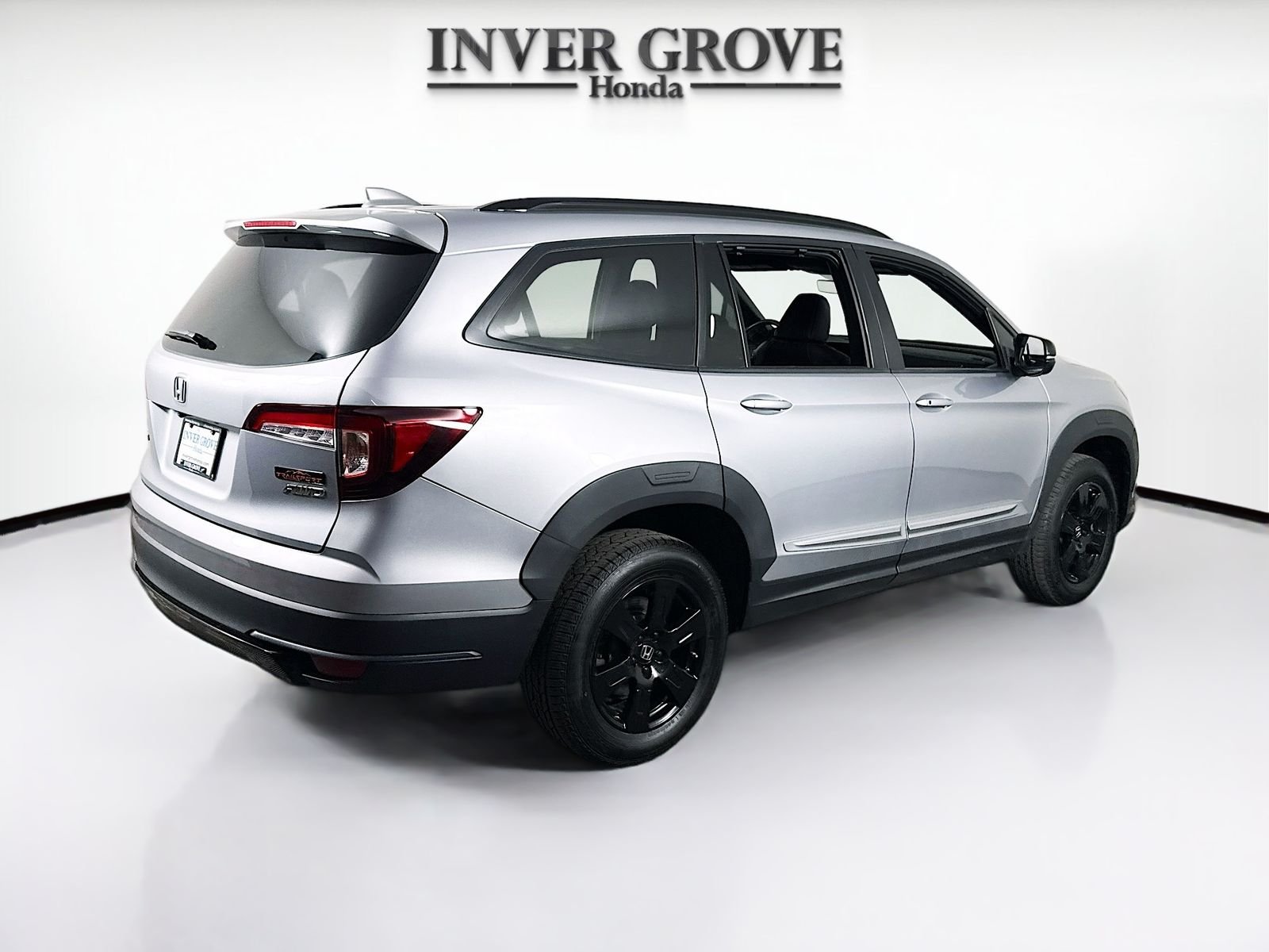 Used 2022 Lunar Silver Metallic Honda TrailSport image 5