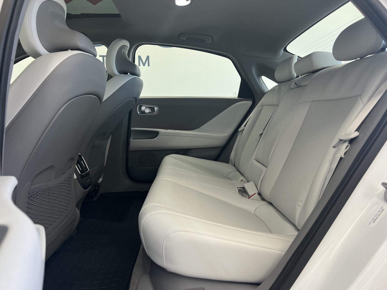 2025 Hyundai IONIQ 6 Limited - Photo 24