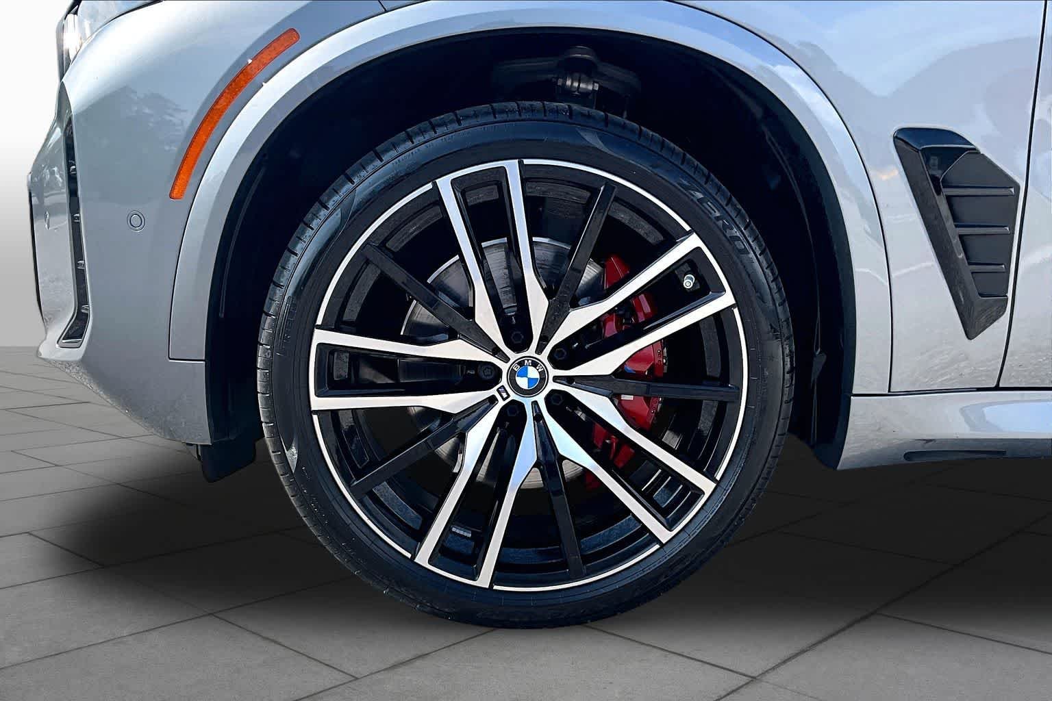 Used 2026 Skyscraper Grey Metallic BMW sDrive40i image 11