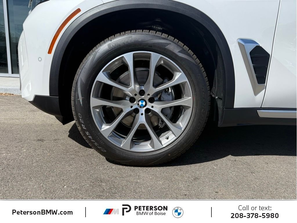 New 2026 Mineral White Metallic BMW xDrive40i image 36