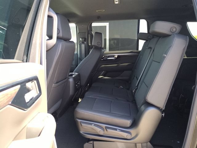 2026 Chevrolet Suburban LT - Photo 25