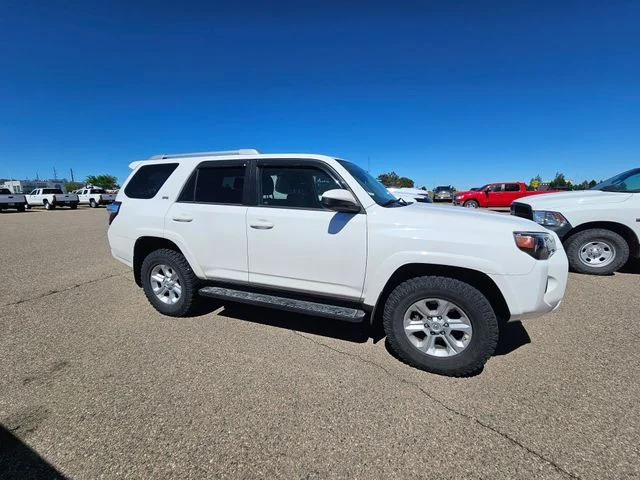 Used 2018 Super White Toyota SR5 image 4