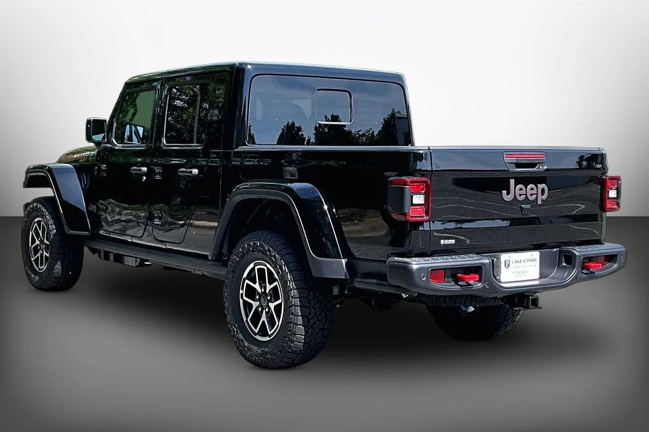 New 2026 Black Clear-Coat Exterior Paint Jeep Rubicon X image 6
