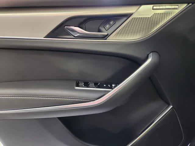 2026 Jaguar F-Pace R-Dynamic S - Photo 24