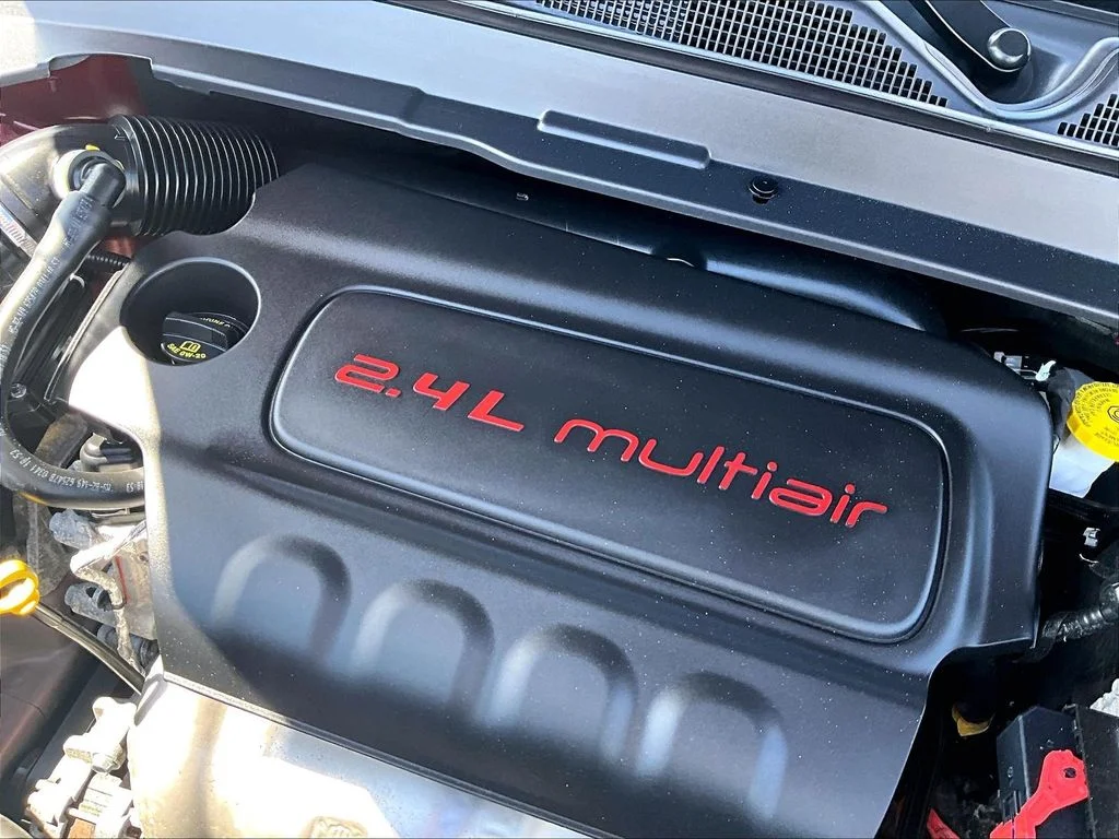 Used 2022 Red Jeep Latitude Lux image 35