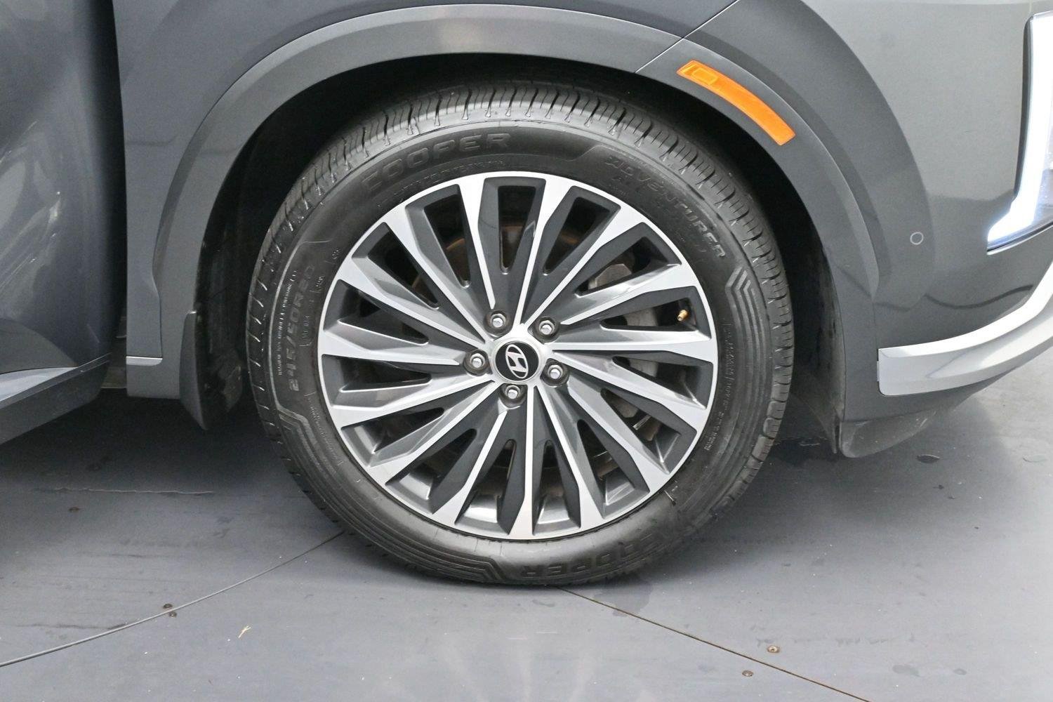 Used 2023 Steel Graphite Hyundai Calligraphy image 39