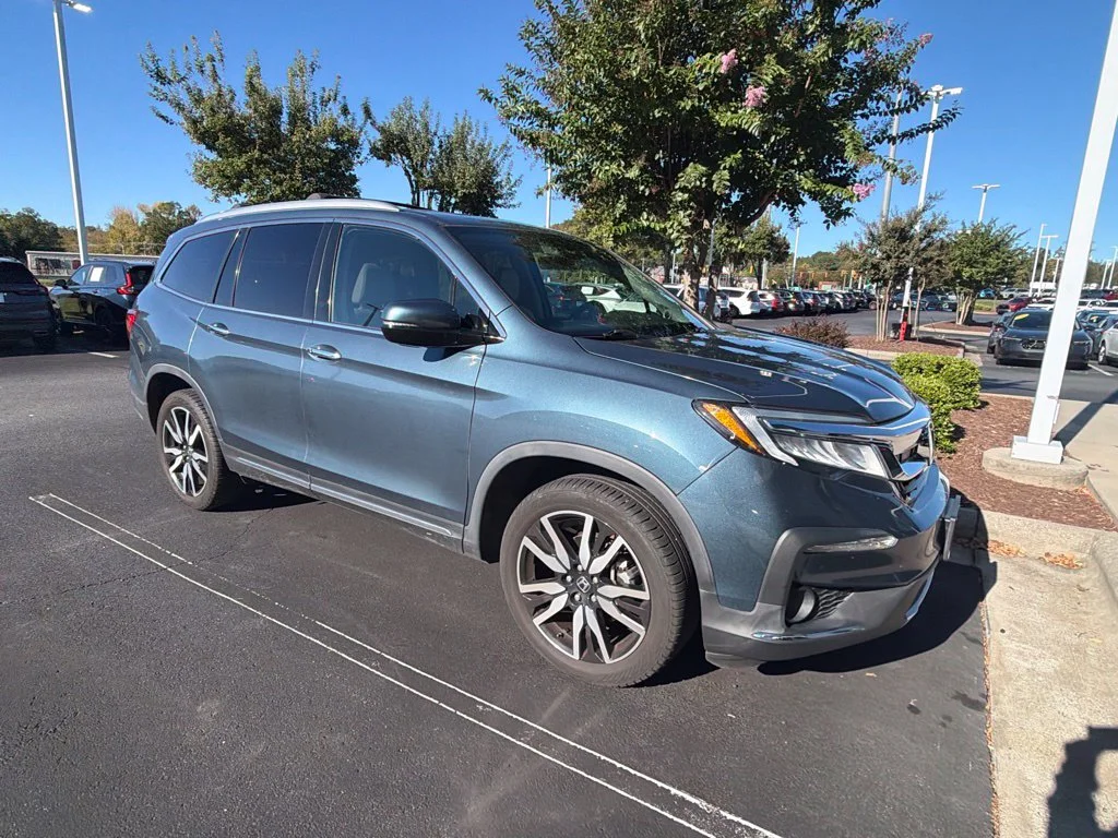 2022 Honda Pilot TOURING SUV Slide 1
