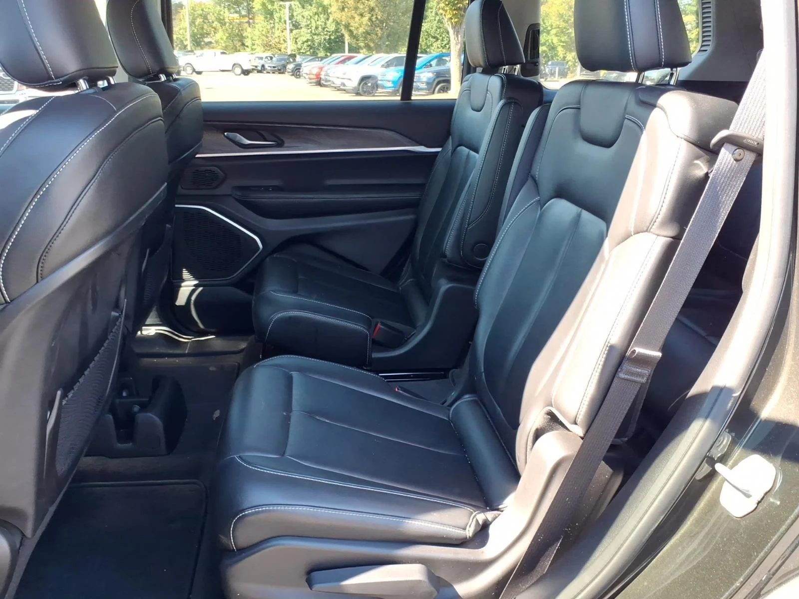 Used 2021 Rocky Mountain Pearlcoat Jeep Limited image 21