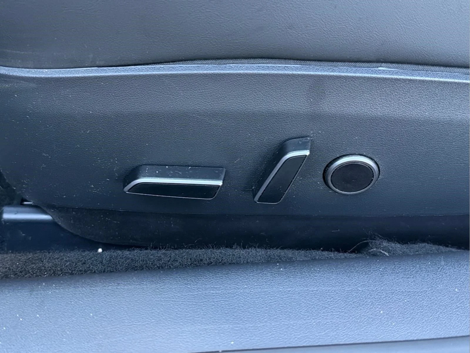 Used 2022  Tesla Long Range image 23