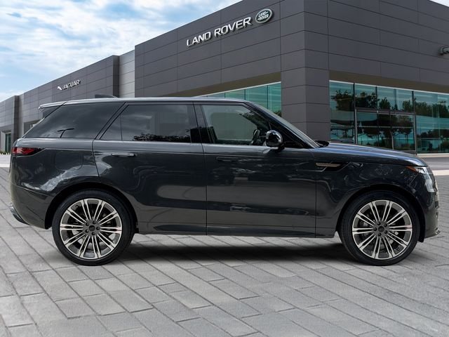 New 2026 Carpathian Grey Land Rover Dynamic SE image 6