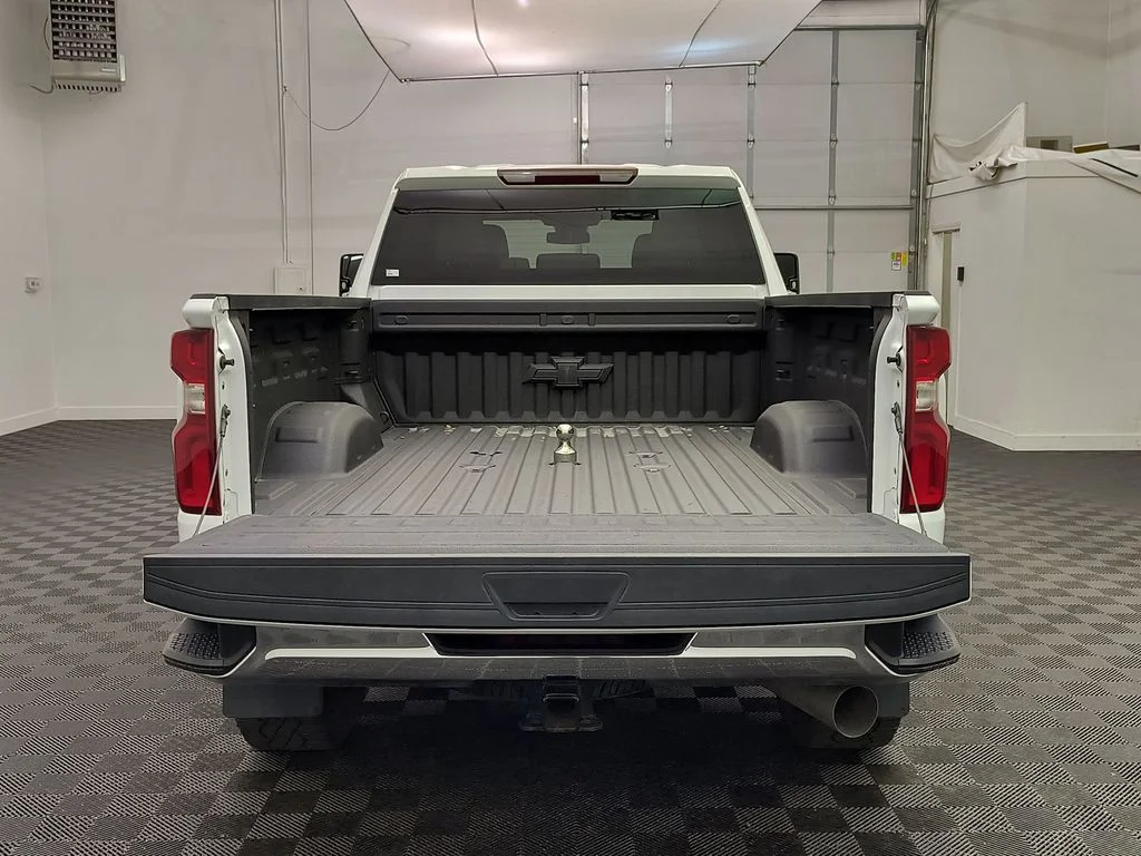 Used 2024 Summit White Chevrolet LTZ image 18