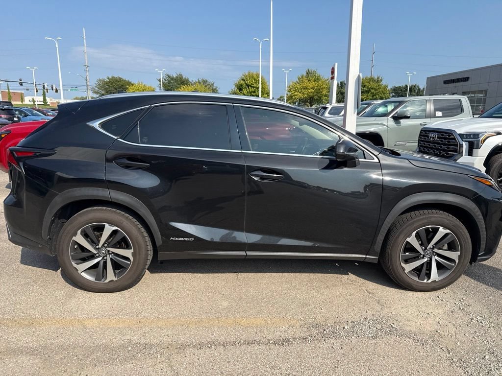 Used 2018 Caviar Lexus 300h image 2