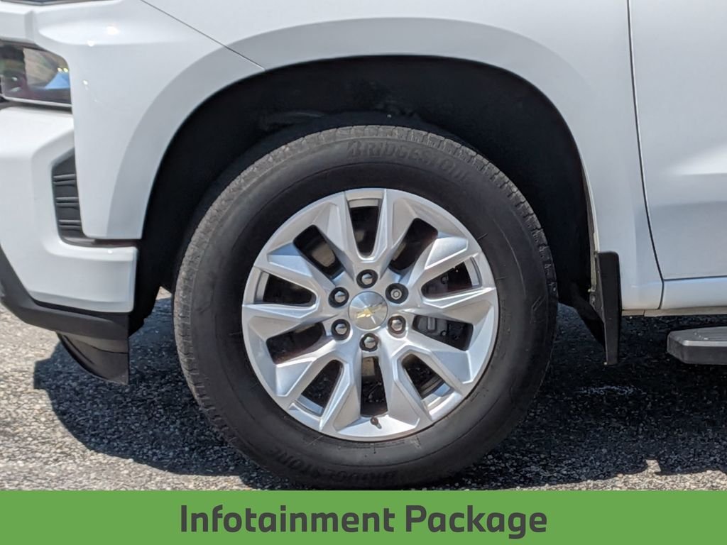 Used 2020 White Chevrolet Custom image 13