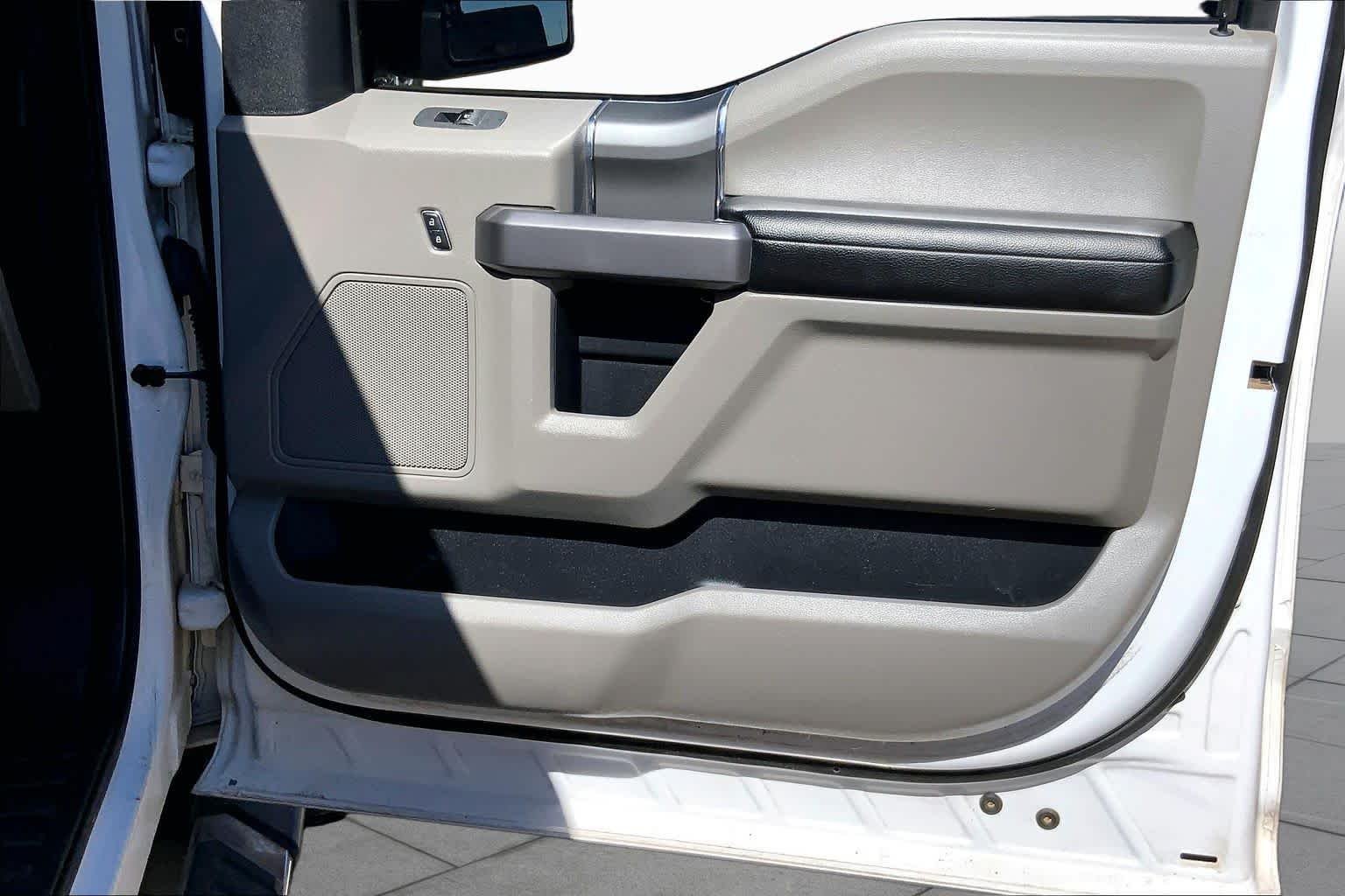 Used 2020 Oxford White Ford XLT image 21