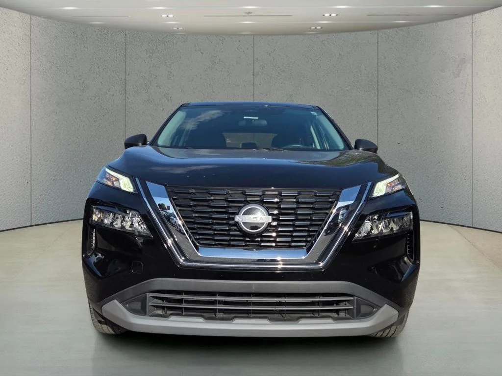 Used 2023 Black Nissan S image 8