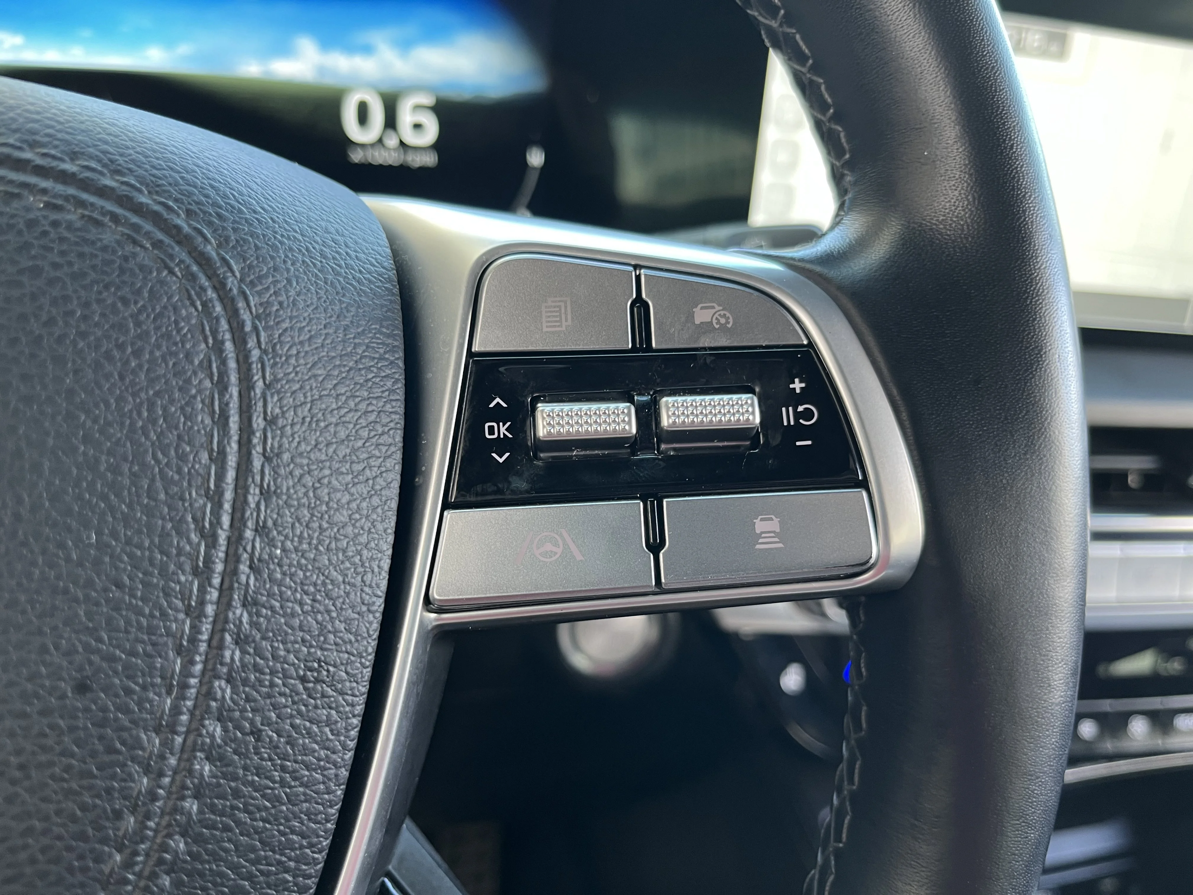Used 2023 Dark Moss Kia SX Prestige X-Pro image 27