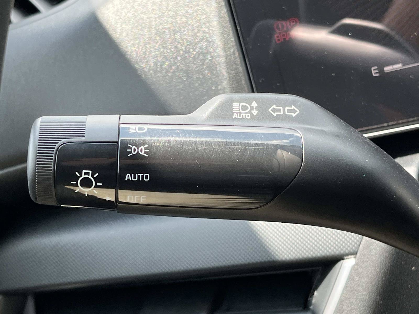 New 2026 Deep Sea Blue Kia LXS image 32