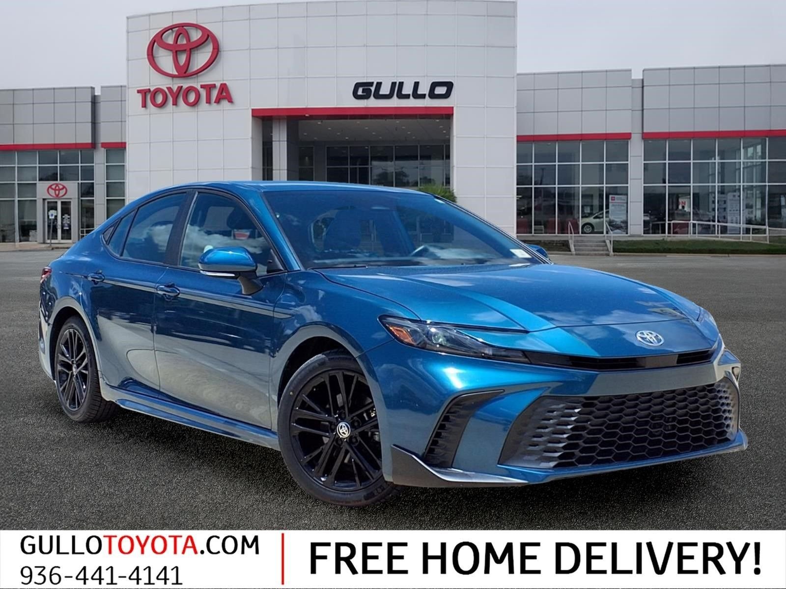 Certified Used 2025 Ocean Toyota SE image 1