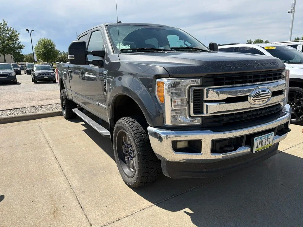 Used 2017 Gray Ford XLT image 4