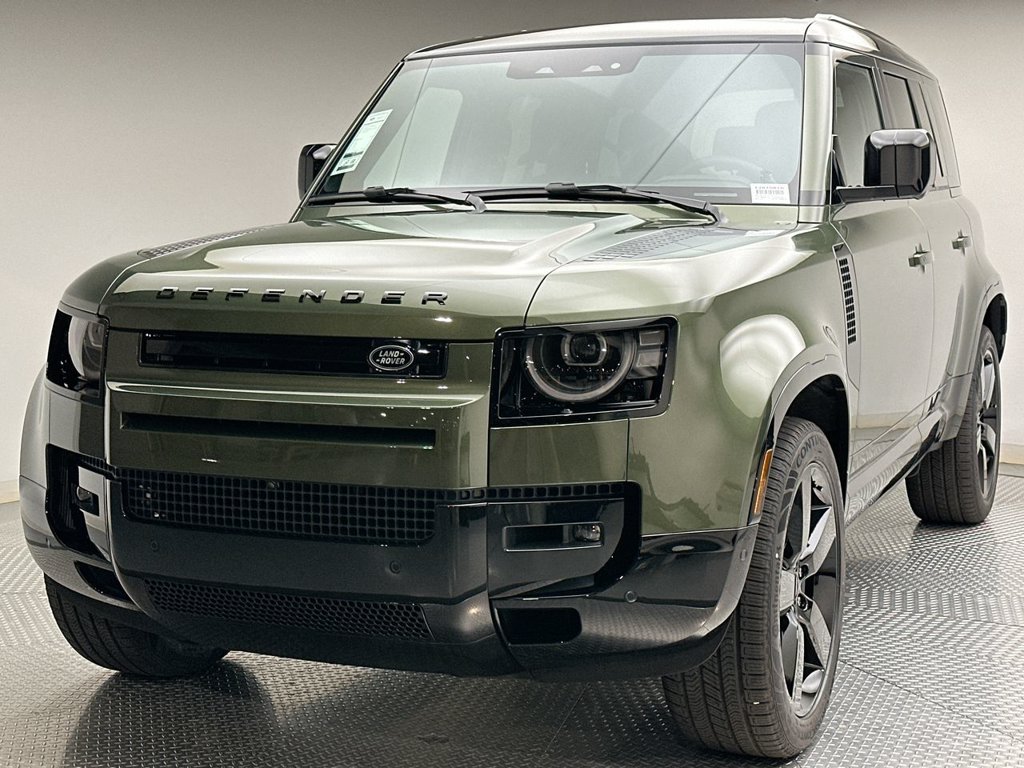 New 2026 Woolstone Green Land Rover X-Dynamic SE image 1