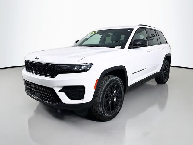 Used 2024 White Jeep Altitude image 3